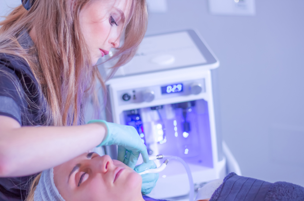 Dermabrasion procedure 